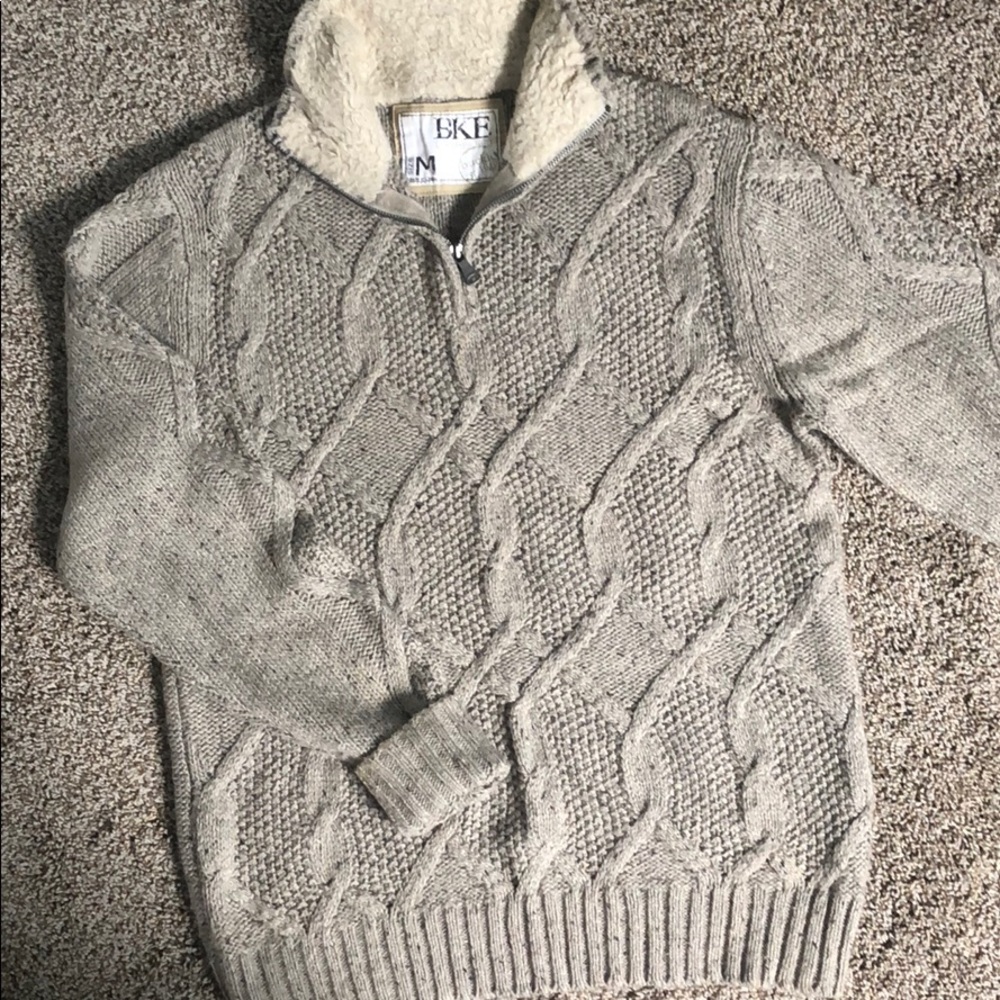 Sweater with Sherpa collar lining
